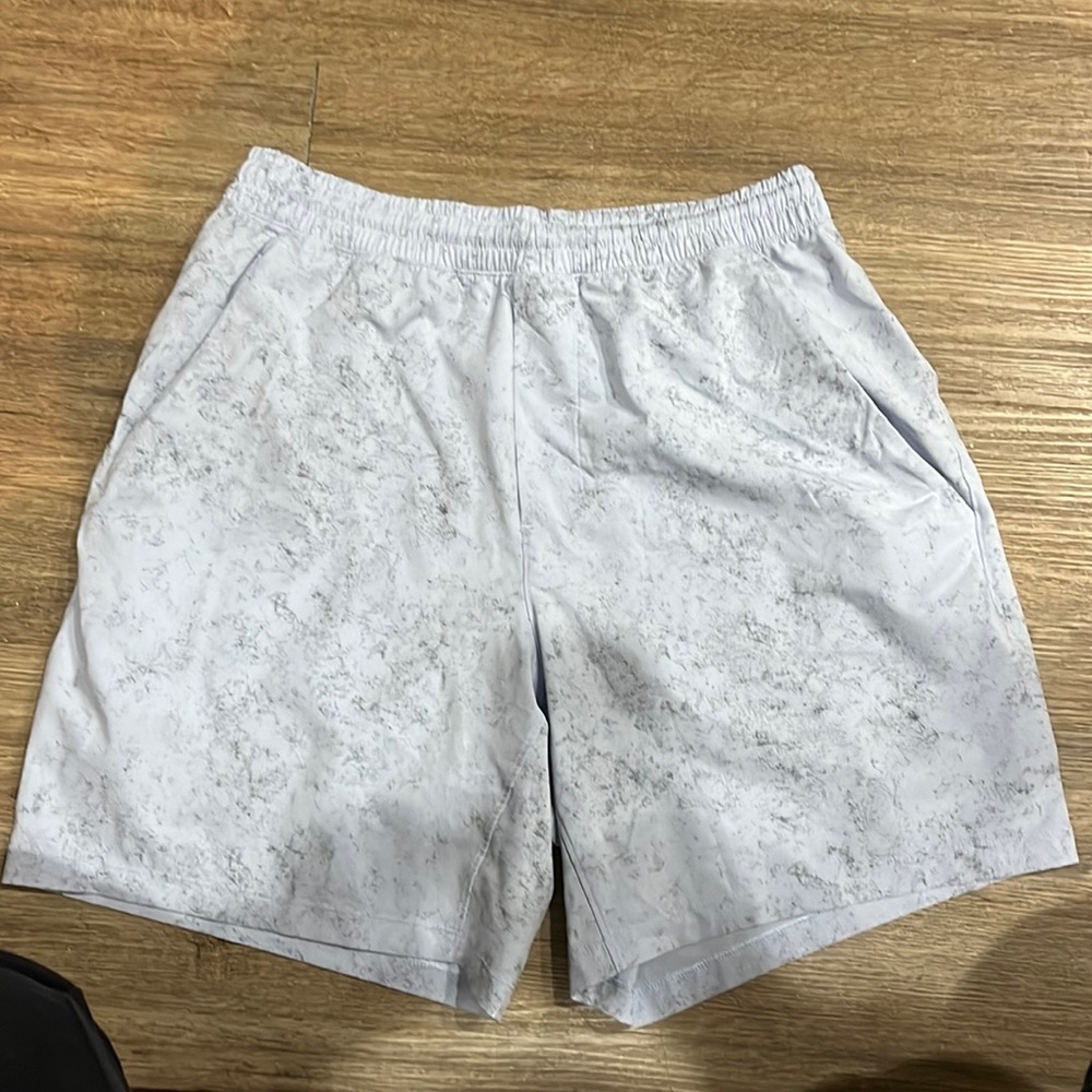 Lululemon Pace Breaker 7” inseam liner-less shorts